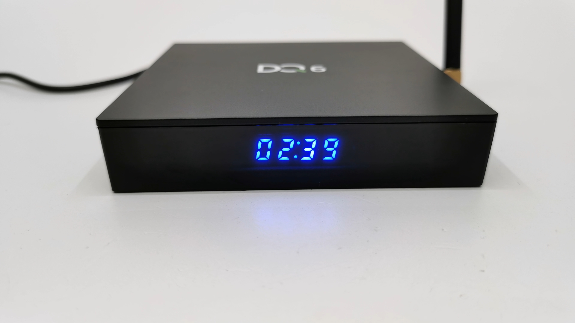 DQ6 TV Box front LED clock display