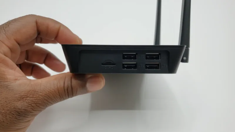 DigiBox D3 Plus USB ports