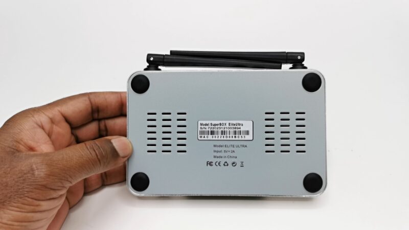 Superbox Elite Ultra bottom panel
