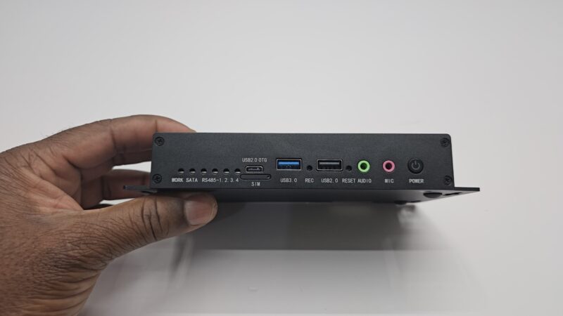 Mekotronics R56 front USB ports Mekotronics R56 front USB ports