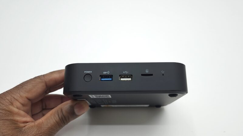 MINIX U8K ULTRA side USB ports
