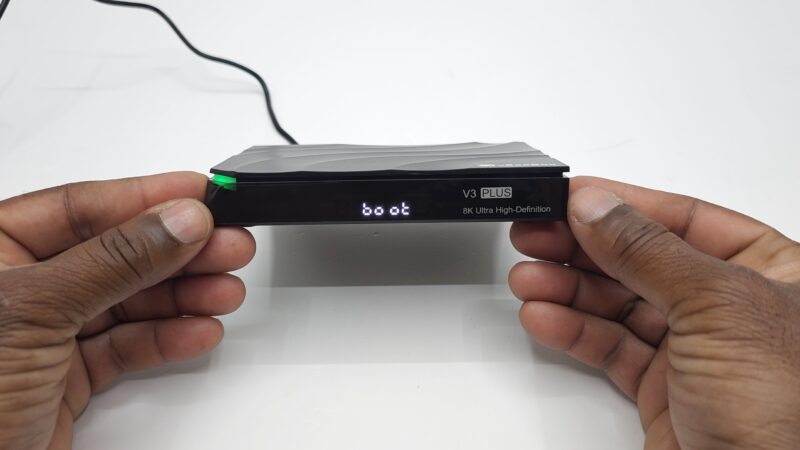 vSeeBox V3 PLUS LED display