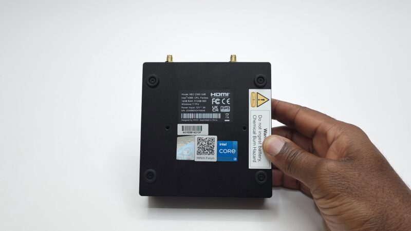 Minix Z300 Mini PC bottom panel