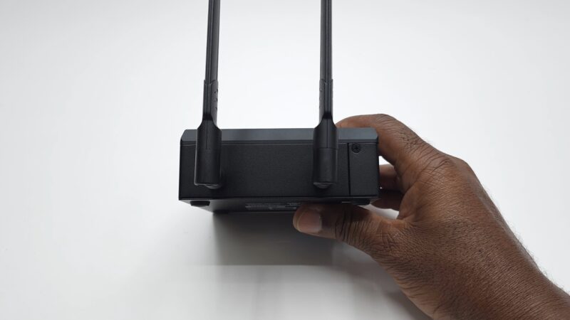 Minix Z300 Mini PC dual Wi Fi 6 antennas