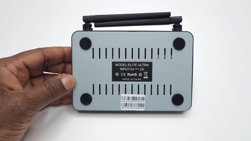 vSeeBox Elite Ultra bottom panel