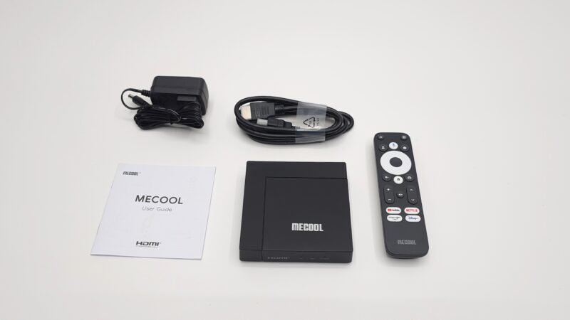 Mecool KM9 Pro Max in the box