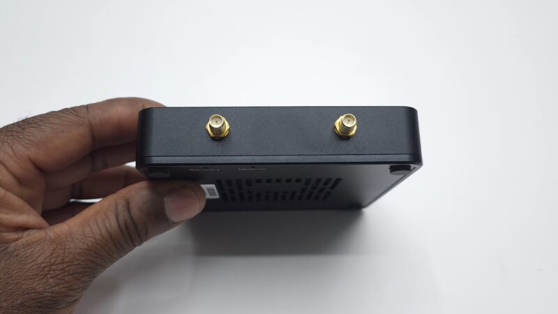 Ugoos AM9 external antennas