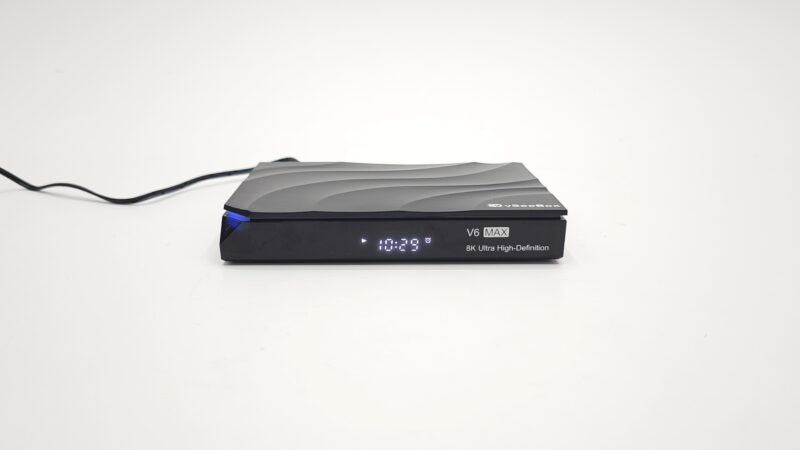 vSeeBox V6 Max fronu LED Display