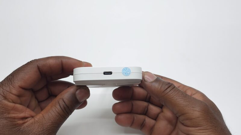 WE2USAT P6 Mini USB type C charging port