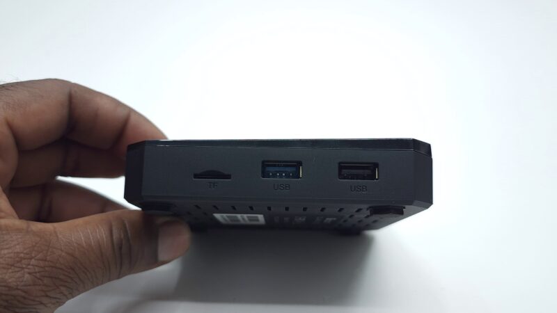 BuzzTV Classic AI USB ports