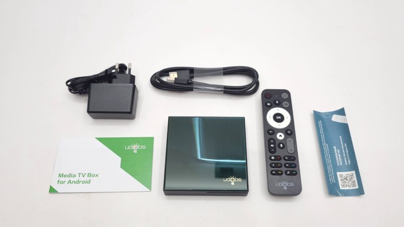 Ugoos SK4 Pro and the box