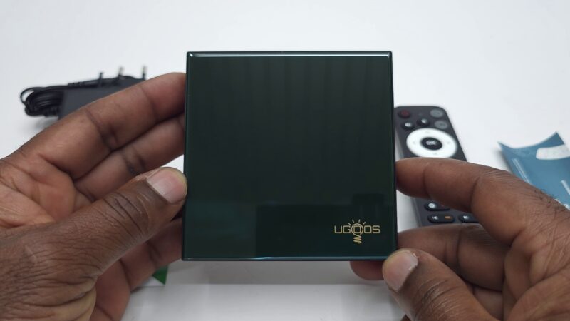 Ugoos SK4 Pro glossy surface